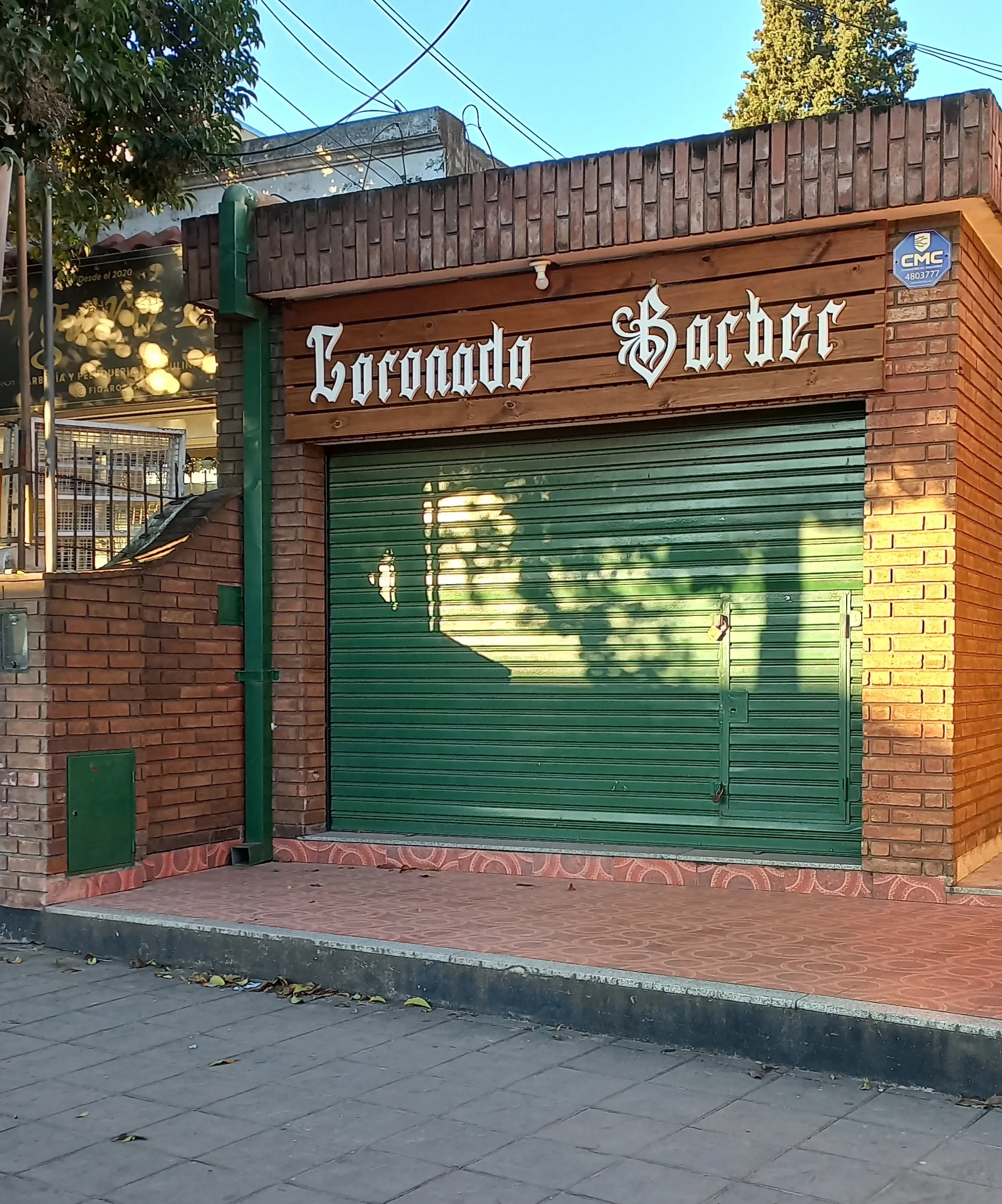 Monseñor Pablo Cabrera casi Zárate Alquilo Local Comercial
