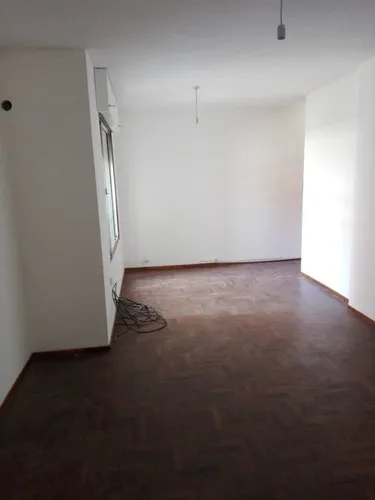 Dpto 2 Dorm Amplios. Centro Calle 9 De Julio 500. 60m2 Coc-sep