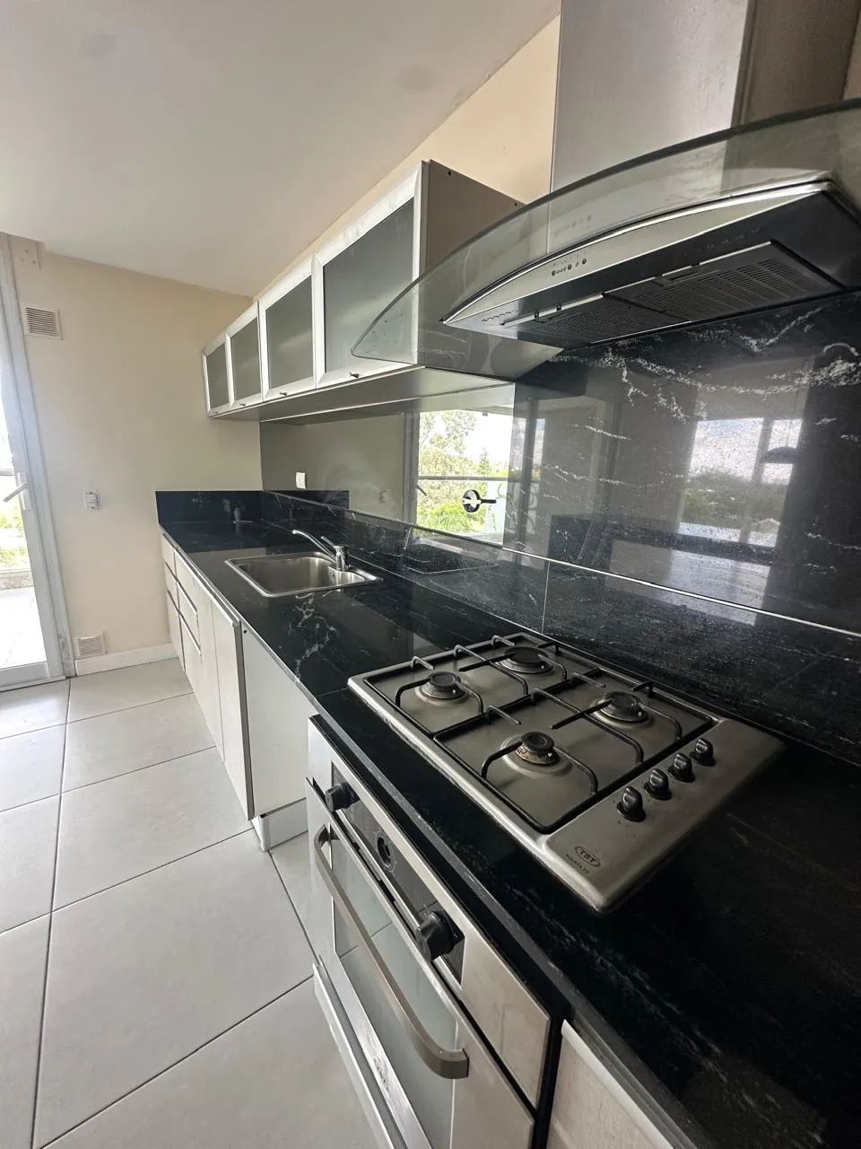 ALQUILO HERMOSO DPTO 3 DORM 3 BAÑOS "LA ROSELLA 1" BARRIO CERRADO CON SEGURIDAD 24HS
