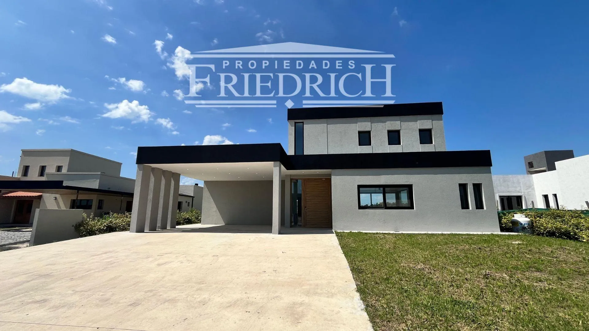 CASA EN VENTA - Barrio CERRADO LOS JUNCOS - LUJÁN