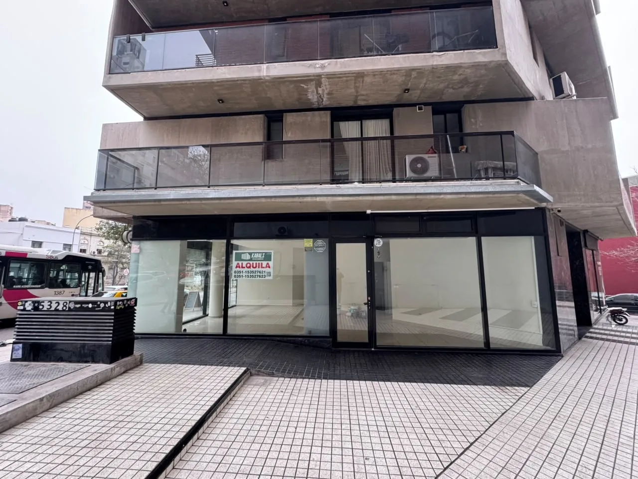 OPORTUNIDAD GASTRONÓMICA EN NVA CÓRDOBA | LOCAL CON EXCLUSIVA EXPLANADA EXTERIOR EN AV. AMBROSIO OLMOS 976