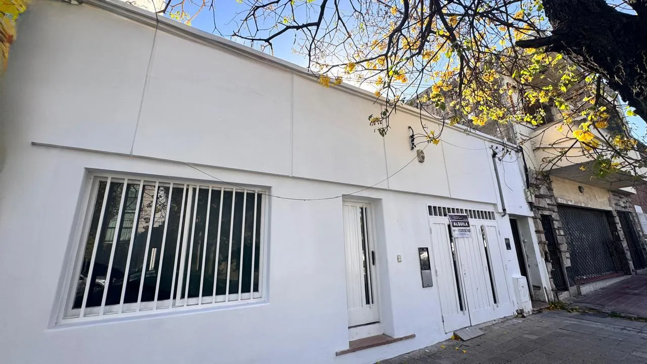 ALQUILER CASA PARA PROFESIONALES Y EMPRESAS BARRIO GENERAL PAZ SOLO USO COMERCIA...