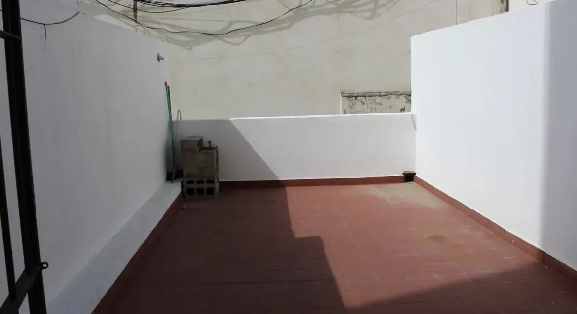 Mono amplio con terraza impresionante! RETASADO!