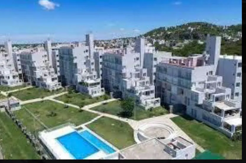 Excelente departamento con vista - Complejo con pileta