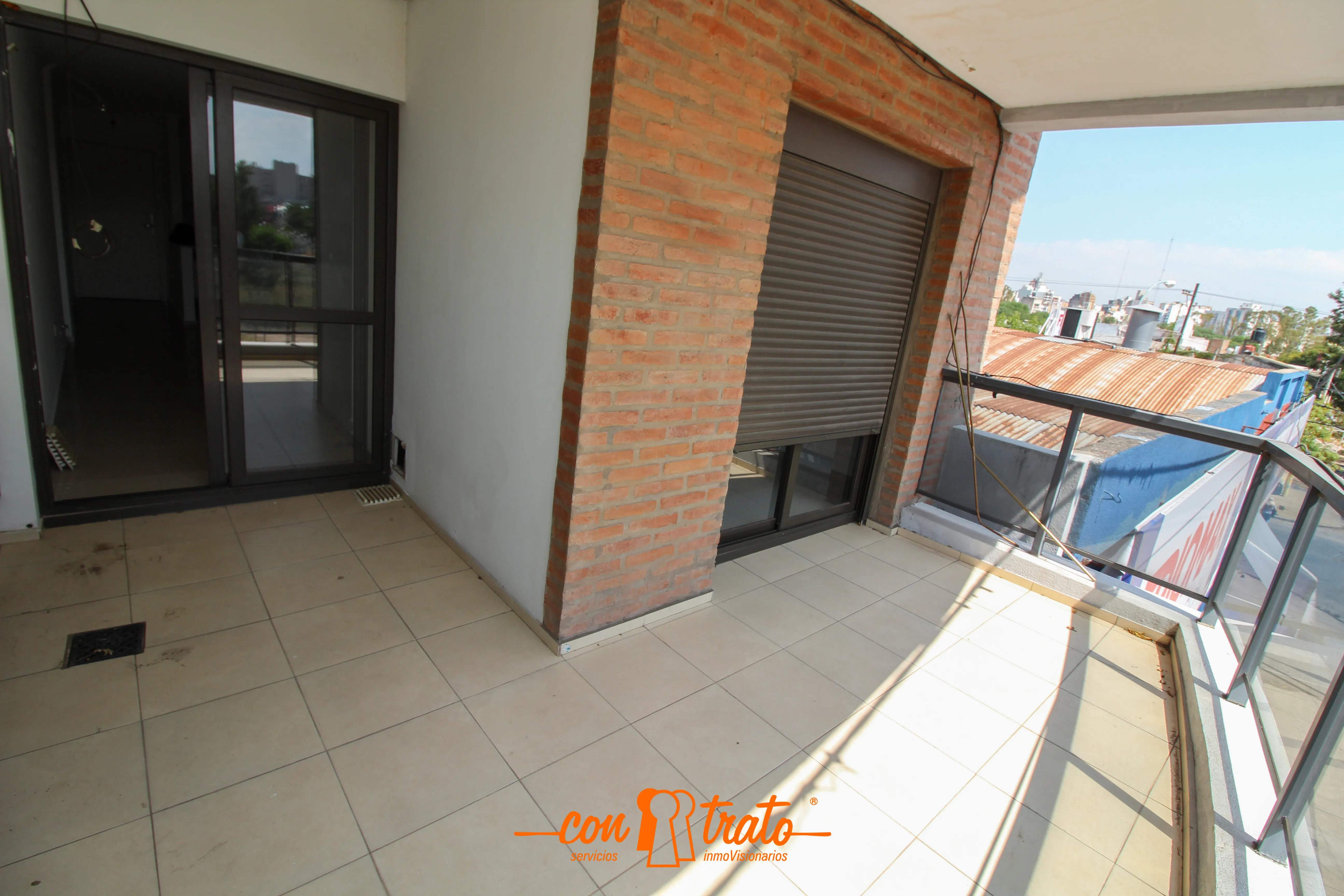 Dpto. 1 dormitorio amplio tercer piso EXTERNO con balcón Bº General paz