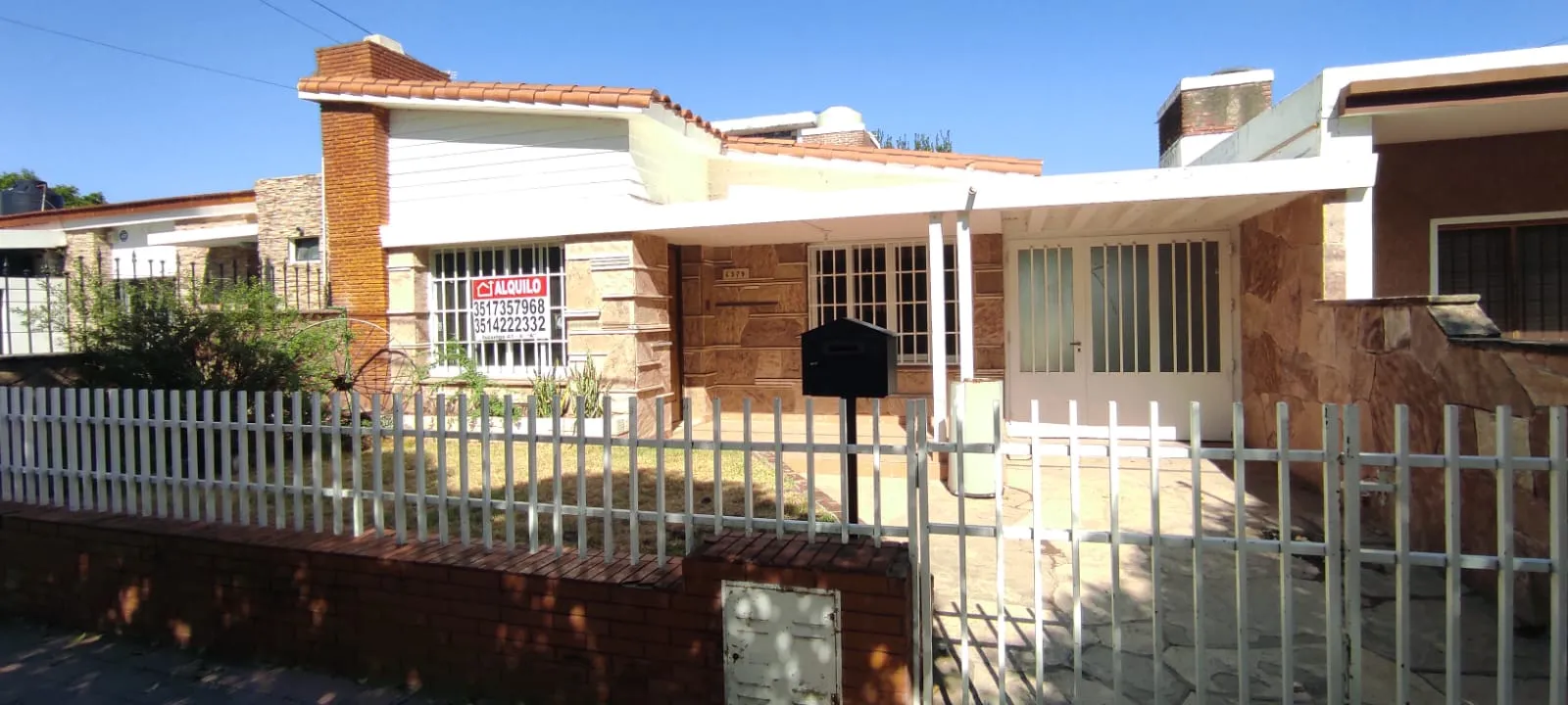 Gran Casa Recientemente Renovada! con Patio y Asador! Opcional Uso Comercial