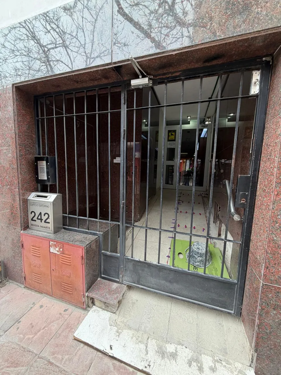 DEPTO EN VENTA EN PEATONAL SOBRE CALLE  RIVERA INDARTE CASI ESQ COLON. 3 DORM. 1...
