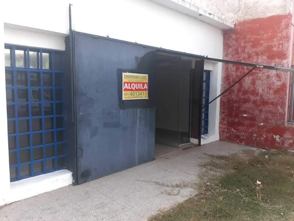 LOCAL AMPLIO EN AV ARMADA ARGENTIA