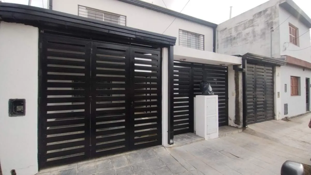 DUPLEX PRECIOSO EN ZONA ESTE