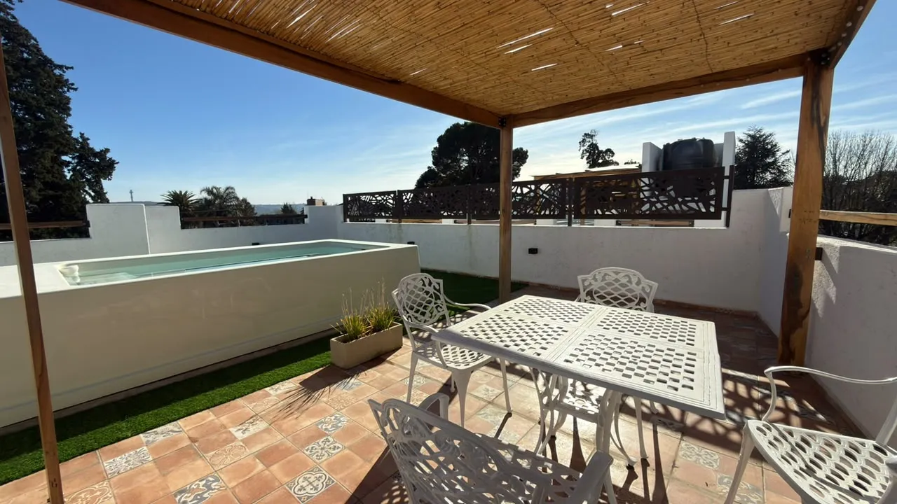 DUPLEX en HOUSING - 2 DORMITORIOS, 2 BAÑOS  |  CARLOS PAZ