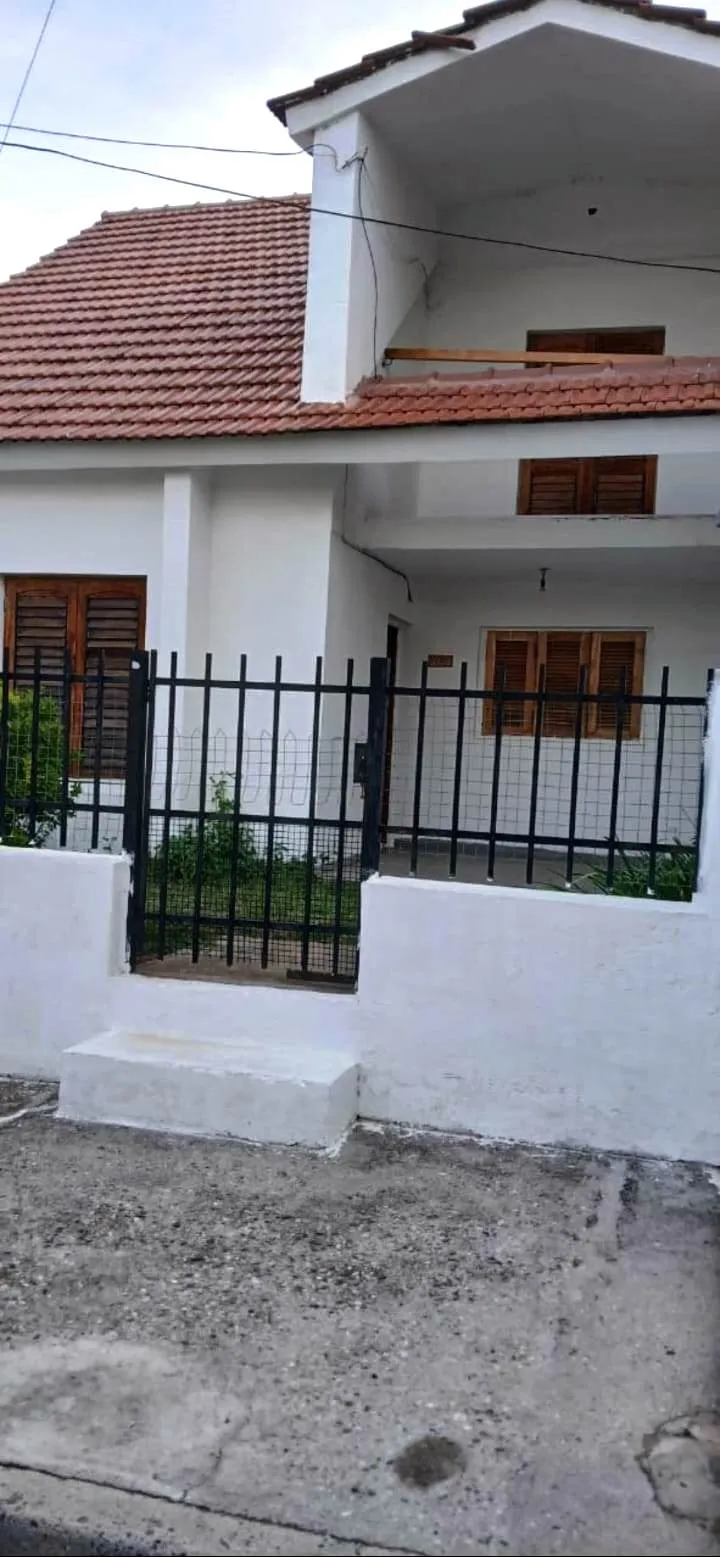 DUEÑO VENDE CASA 3 DOR