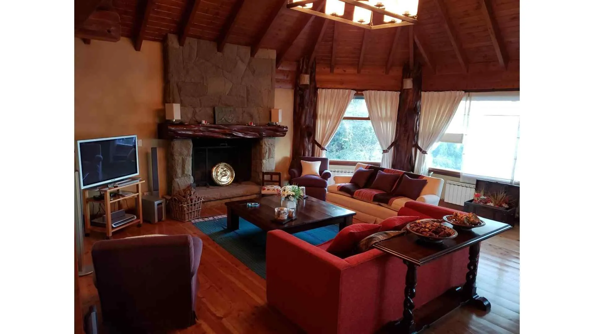 Casa en venta 4 ambientes Bariloche con piscina climatizada