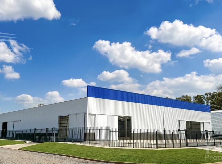 Local comercial · 2500m²