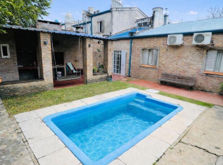 Casa · 73m² · 4 Ambientes · 1 Cochera