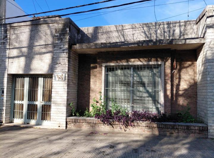 Casa · 91m² · 4 Ambientes · 1 Cochera