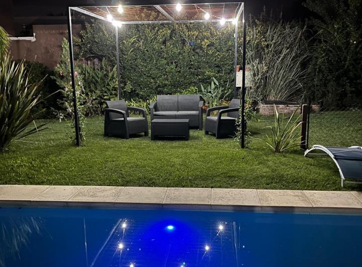 Casa · 100m² · 5 Ambientes · 2 Cocheras
