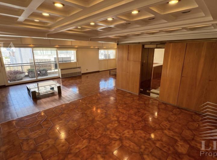 Departamento · 223m² · 7 Ambientes · 1 Cochera