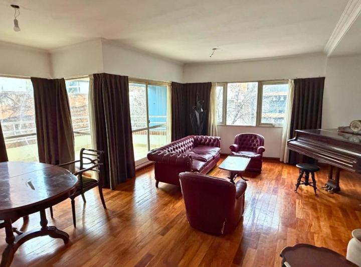 Departamento · 135m² · 5 Ambientes · 1 Cochera