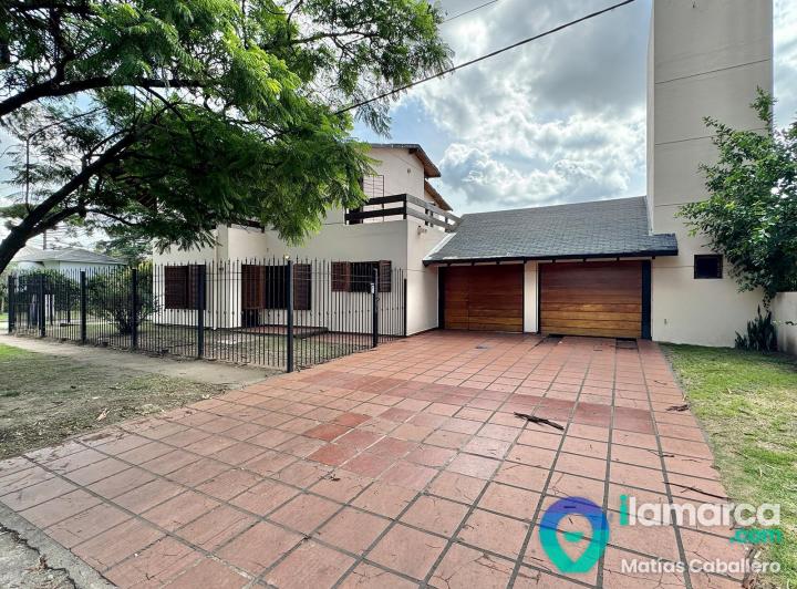 Casa · 370m² · 4 Dormitorios · 4 Cocheras
