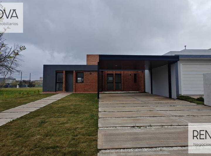 Casa · 160m² · 6 Ambientes · 2 Cocheras