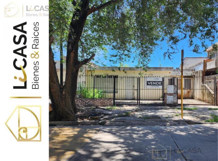 Casa · 182m² · 6 Ambientes · 2 Cocheras