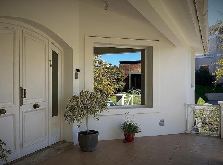 Casa · 414m² · 20 Ambientes · 3 Cocheras