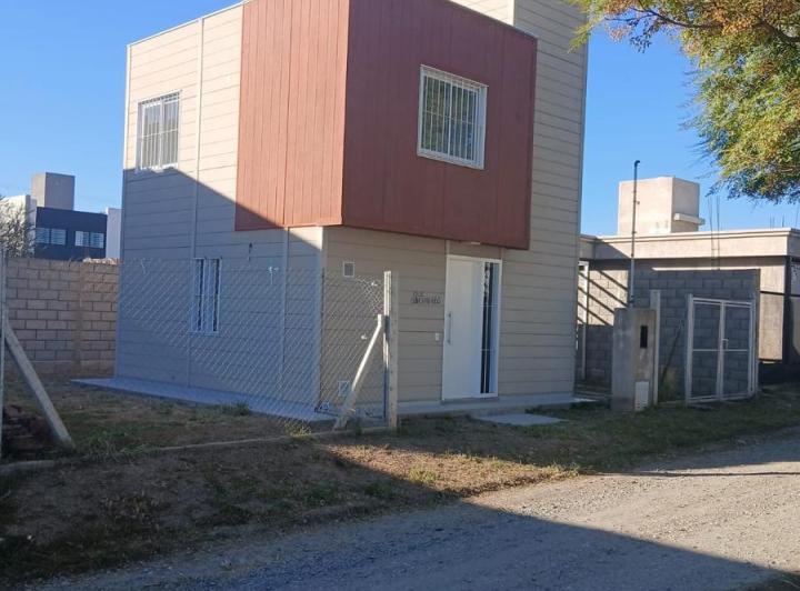Casa · 51m² · 5 Ambientes · 1 Cochera