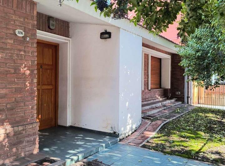 Casa · 122m² · 3 Ambientes · 1 Cochera