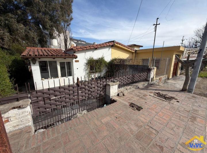 Casa · 70m² · 5 Ambientes · 1 Cochera