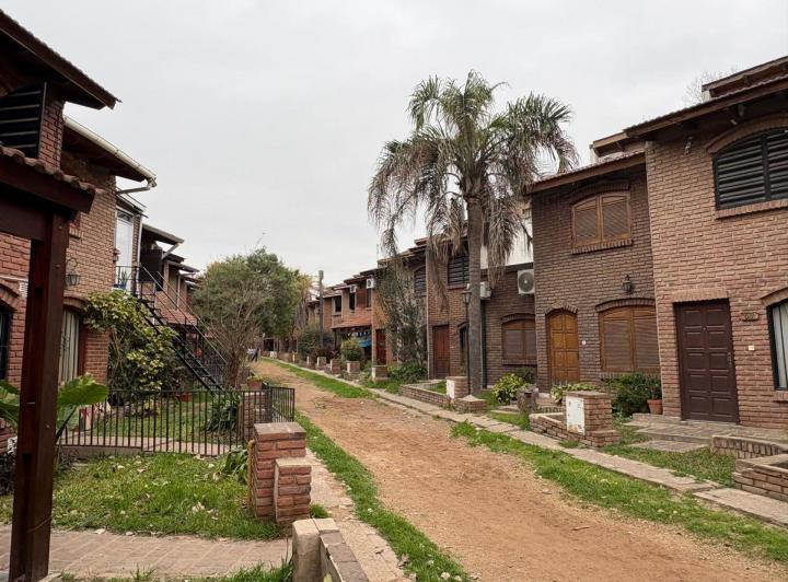 Casa · 80m² · 4 Ambientes · 1 Cochera