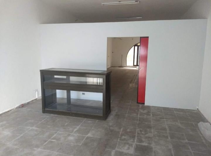 Local comercial · 105m²