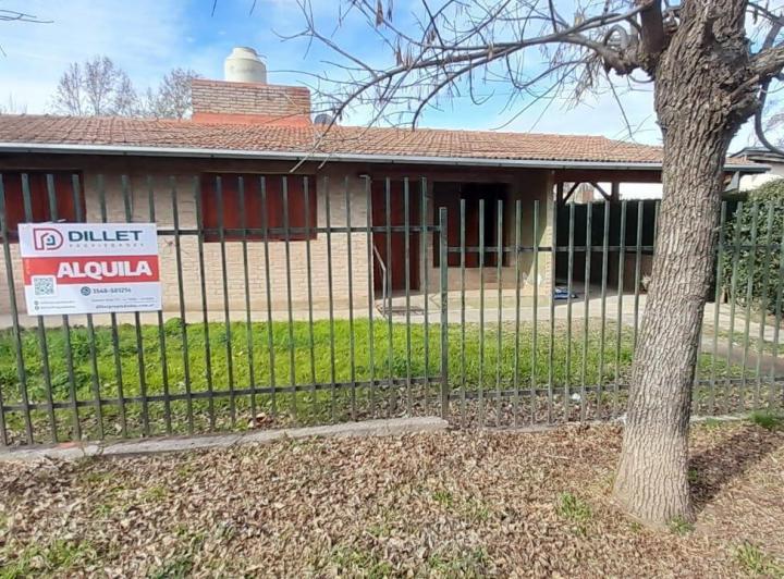 Casa · 4 Ambientes · 1 Cochera