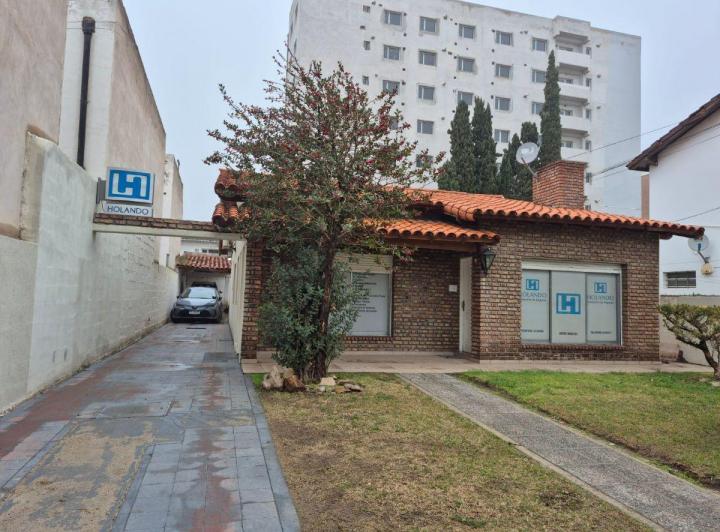 Casa · 156m² · 4 Ambientes · 1 Cochera