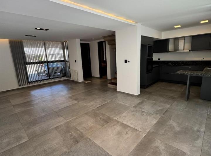 PH · 194m² · 6 Ambientes · 2 Cocheras