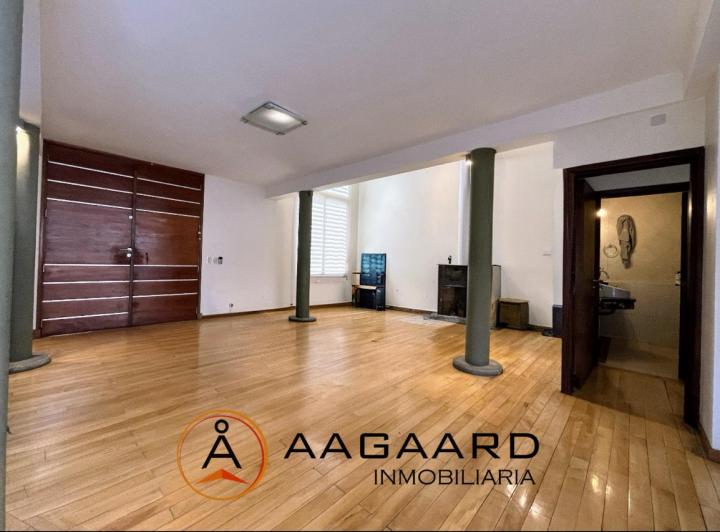 Casa · 234m² · 4 Ambientes · 1 Cochera
