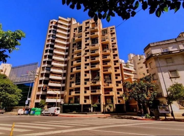 Departamento · 200m² · 7 Ambientes · 1 Cochera