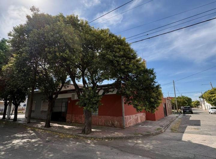 Casa · 150m² · 6 Ambientes · 1 Cochera