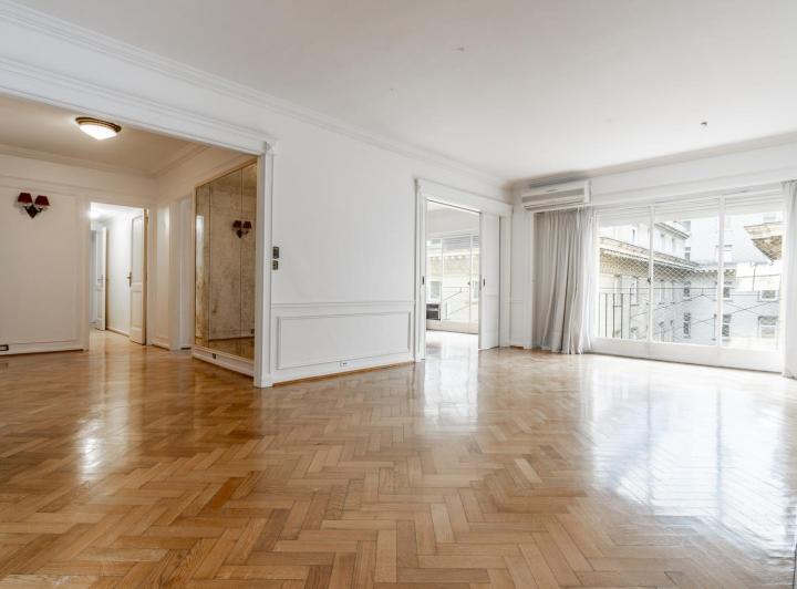 Departamento · 227m² · 7 Ambientes · 1 Cochera