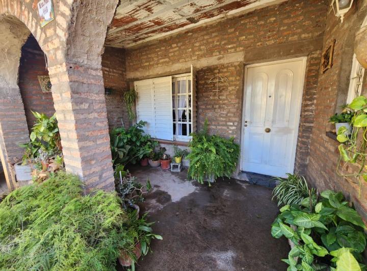 Casa · 250m² · 3 Ambientes · 2 Cocheras