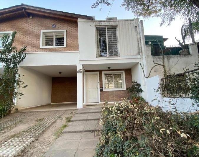 Casa · 130m² · 4 Ambientes · 1 Cochera