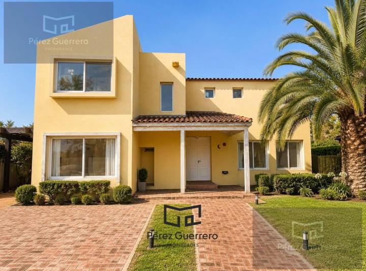 Casa · 200m² · 7 Ambientes