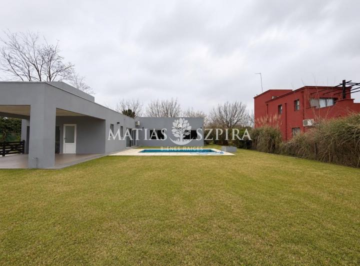 Casa · 120m² · 3 Ambientes · 2 Cocheras