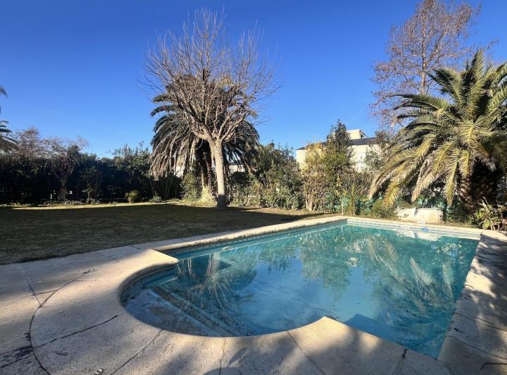 Casa · 220m² · 5 Ambientes · 1 Cochera
