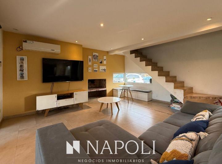 Casa · 205m² · 6 Ambientes · 1 Cochera