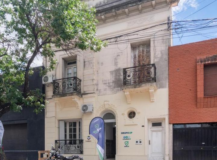 Casa · 140m² · 7 Ambientes