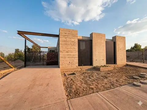 Casa en Venta en Mayor Drummond, Lujan de Cuyo