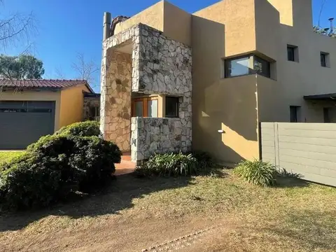 Casa en Venta en San Isidro, Río Ceballos