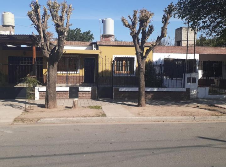 Casa · 109m² · 3 Ambientes · 2 Cocheras