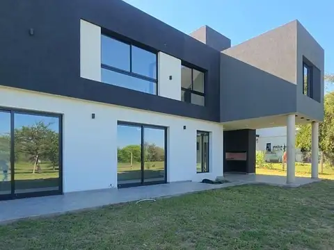 Casa en Venta en Malagueño, Santa María