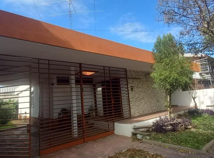 Casa · 190m² · 3 Dormitorios · 1 Cochera